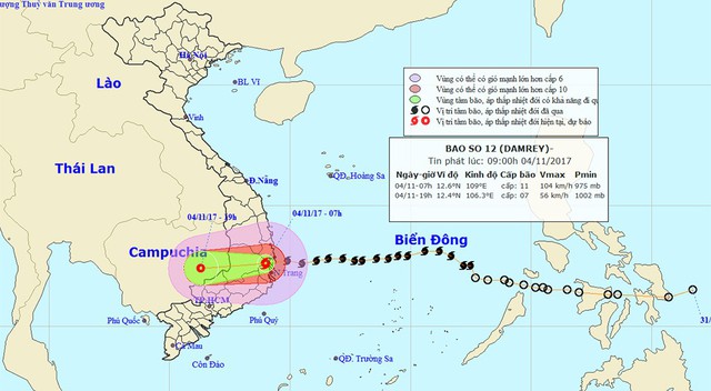 Bão số 12 tung hoành ở Nha Trang, Tuy Hòa - Ảnh 1.