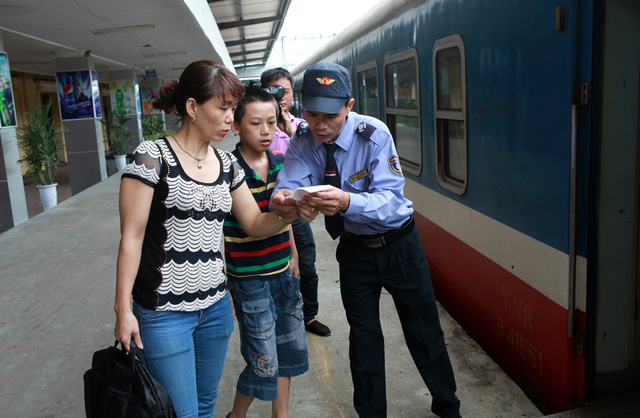 Soát vé tàu tự động tại ga Hà Nội, Đà Nẵng, Sài Gòn từ tháng 11-2017 - Ảnh 1.