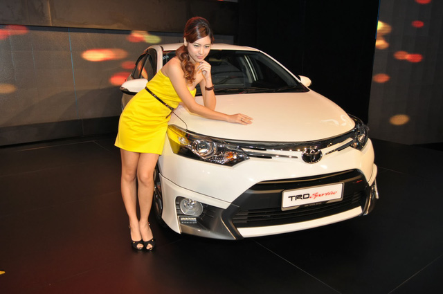  Toyota Việt Nam ồ ạt giảm giá xe - Ảnh 1.