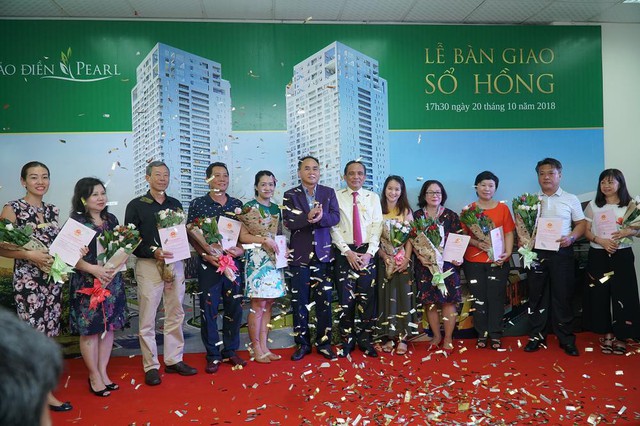 Công ty CP Địa Ốc & Xây Dựng SSG2 trao sổ hồng cho cư dân - Ảnh 4. Công ty CP Địa Ốc & Xây Dựng SSG2 trao sổ hồng cho cư dân - Ảnh 4.