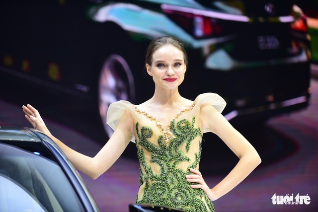 Những người đẹp hâm nóng triển lãm xe Vietnam Motor Show 2018 - Ảnh 19. Những người đẹp hâm nóng triển lãm xe Vietnam Motor Show 2018 - Ảnh 19.