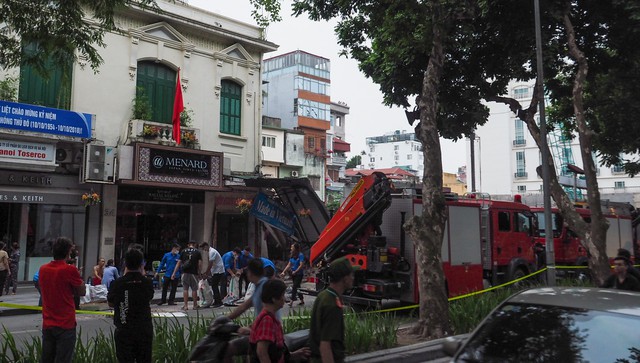 Vụ sập nhà sát hồ Gươm: Ngôi nhà không thuộc dự án khách sạn - Ảnh 2. Vụ sập nhà sát hồ Gươm: Ngôi nhà không thuộc dự án khách sạn - Ảnh 2.