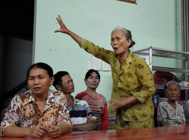 Lo ô nhiễm, dân cản không cho công ty dược đấu nối ống thoát nước - Ảnh 3. Lo ô nhiễm, dân cản không cho công ty dược đấu nối ống thoát nước - Ảnh 3.