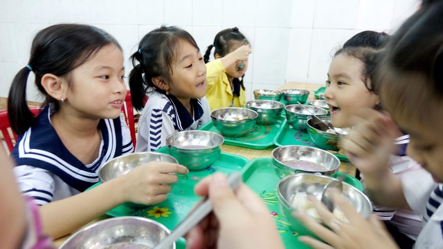 Dinh dưỡng mùa khai trường - Ảnh 1.