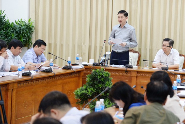 Dân vẫn than cán bộ nhũng nhiễu khi làm giấy tờ nhà đất - Ảnh 1. Dân vẫn than cán bộ nhũng nhiễu khi làm giấy tờ nhà đất - Ảnh 1.