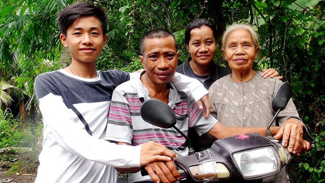 Sức mạnh trên bước chân khó nhọc - Ảnh 1.