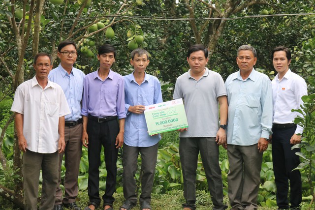 Trao hỗ trợ vốn cho mô hình “Cùng xây dựng cuộc sống xanh” - Ảnh 2. Trao hỗ trợ vốn cho mô hình “Cùng xây dựng cuộc sống xanh” - Ảnh 2.