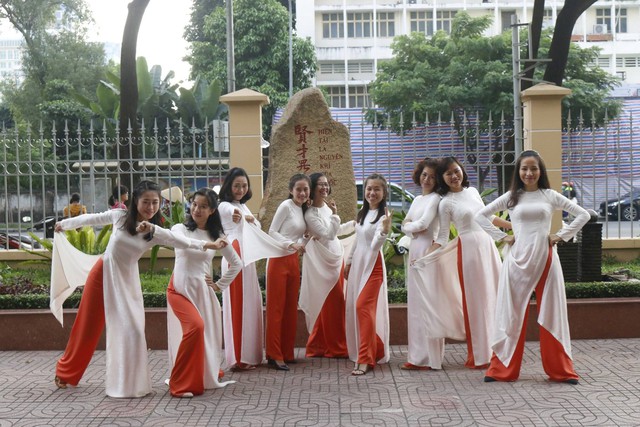 Những lần thầy cô phạt nhớ lại còn thương... - Ảnh 2.