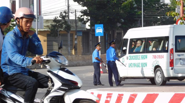 Các tuyến đường bị sạt lở ở Nha Trang đã lưu thông một phần - Ảnh 2. Các tuyến đường bị sạt lở ở Nha Trang đã lưu thông một phần - Ảnh 2.