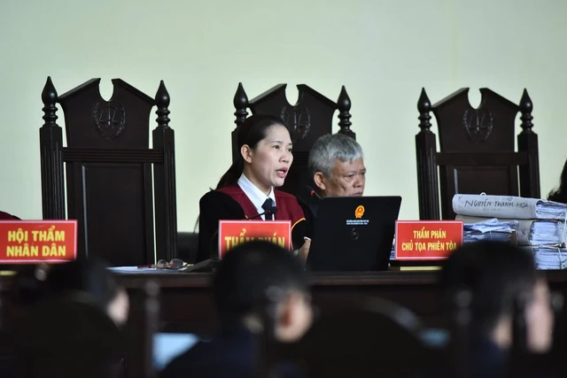 Cựu trung tướng Phan Văn Vĩnh thừa nhận bảo kê đánh bạc - Ảnh 1. Cựu trung tướng Phan Văn Vĩnh thừa nhận bảo kê đánh bạc - Ảnh 1.