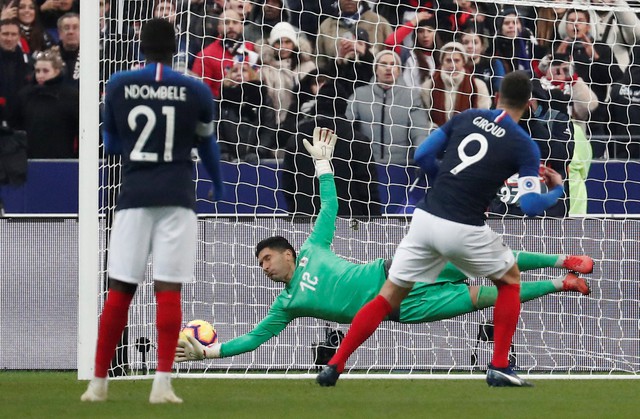 Pháp trả giá đắt cho chiến thắng trước Uruguay bằng chấn thương của Mbappe - Ảnh 2. Pháp trả giá đắt cho chiến thắng trước Uruguay bằng chấn thương của Mbappe - Ảnh 2.