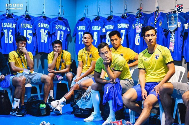 Phòng thay đồ tồi tàn của Philippines bị dân mạng chế nhạo - Ảnh 2.