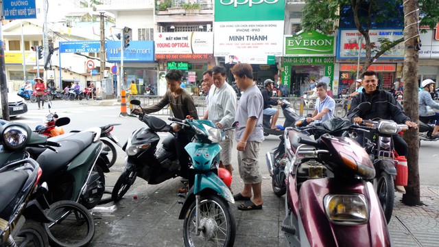 Tốn cả trăm triệu sửa ôtô ngập nước - Ảnh 1.