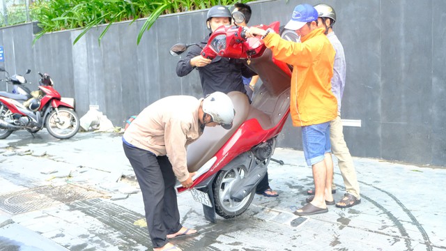 Tốn cả trăm triệu sửa ôtô ngập nước - Ảnh 6.