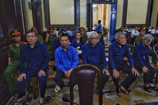 Trưởng ban kiểm soát khai không biết các vi phạm tại Ngân hàng Đông Á - Ảnh 2.
