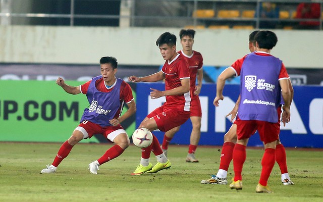 Tuyển VN đá đội hình mạnh nhất với Lào - Ảnh 4. Tuyển VN đá đội hình mạnh nhất với Lào - Ảnh 4.