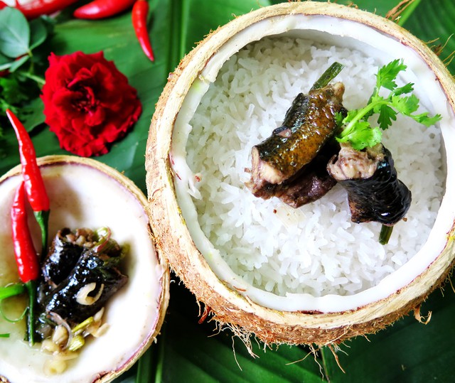 Thơm lừng cơm lịch nướng trái dừa - Ảnh 1.
