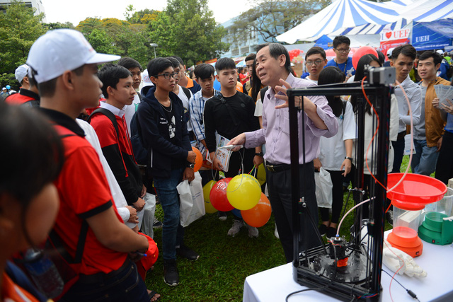 ‘Thời điểm vàng’ để học sinh giải tỏa thắc mắc về kỳ thi THPT quốc gia - Ảnh 18.