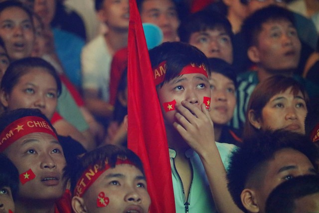Hồi hộp chờ trận về... - Ảnh 3.