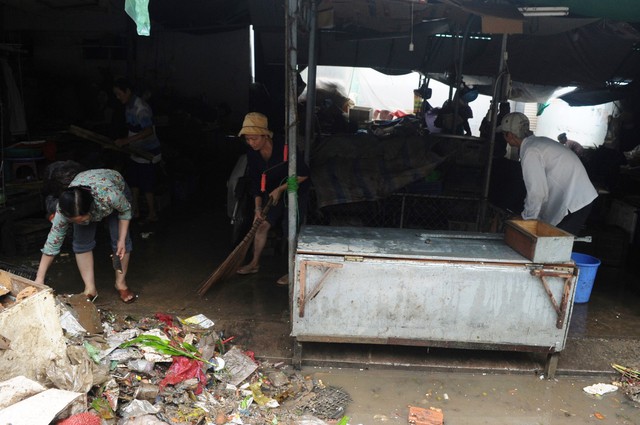 Tam Kỳ ngổn ngang sau khi nước rút - Ảnh 6.