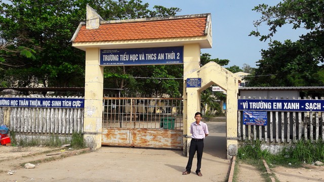 Công an tìm thủ phạm chôm trống 3 trường sau các trận bóng đá - Ảnh 1.