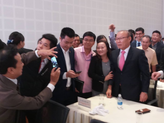 HLV Park Hang Seo hội ngộ bầu Đức và bầu Thắng tại Quảng Nam - Ảnh 5.