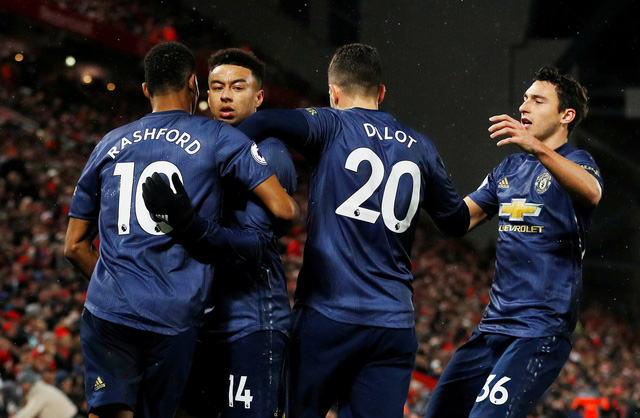 ‘Siêu dự bị’ Shaqiri lập cú đúp, Liverpool đá bại M.U 3-1 - Ảnh 2. ‘Siêu dự bị’ Shaqiri lập cú đúp, Liverpool đá bại M.U 3-1 - Ảnh 2.