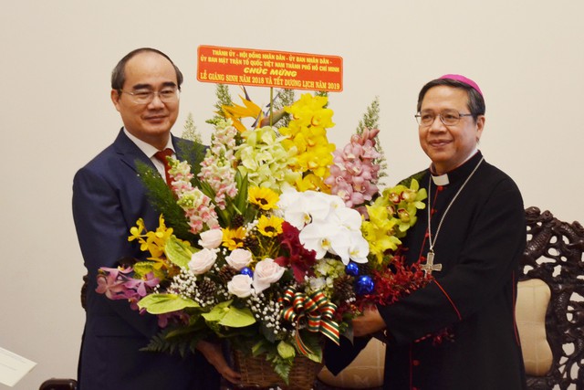 Lãnh đạo TP.HCM thăm, chúc mừng Giáng sinh - Ảnh 1.