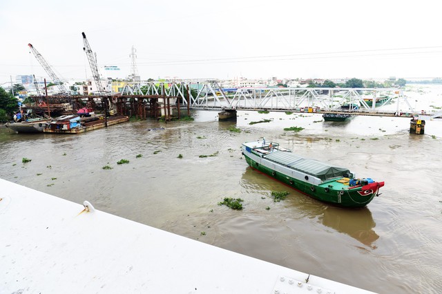 Nhà đầu tư nói gì về kết luận cầu sắt Bình Lợi xây cho tương lai mà chỉ xài được hiện tại - Ảnh 4. Nhà đầu tư nói gì về kết luận cầu sắt Bình Lợi xây cho tương lai mà chỉ xài được hiện tại - Ảnh 4.