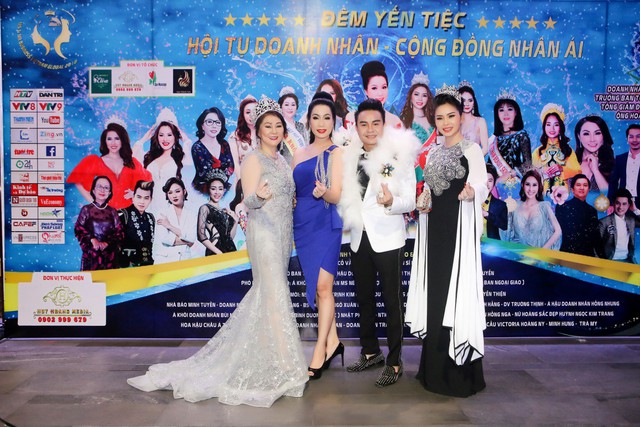 Đêm tiệc doanh nhân do Nam vương Huy Hoàng tổ chức - Ảnh 1.