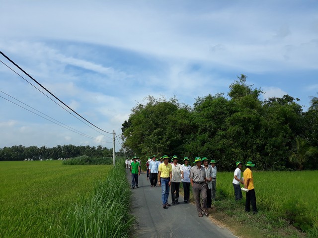 Trải nghiệm giải pháp canh tác ứng dụng công nghệ cao - Ảnh 3.