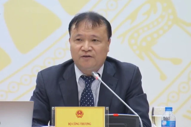 Thứ trưởng Công thương chia sẻ với bức xúc của người dân khi tiền điện tăng - Ảnh 1.