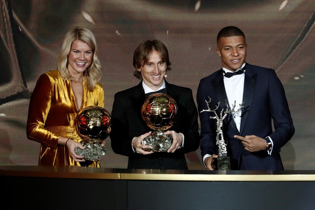 Vượt Ronaldo, Modric đoạt Quả bóng vàng 2018 - Ảnh 2. Vượt Ronaldo, Modric đoạt Quả bóng vàng 2018 - Ảnh 2.