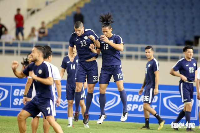 HLV Eriksson muốn Phil Younghusband phá lưới tuyển VN - Ảnh 3. HLV Eriksson muốn Phil Younghusband phá lưới tuyển VN - Ảnh 3.