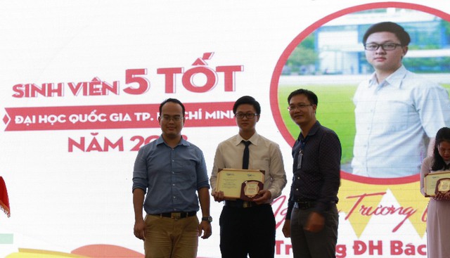 Tuyên dương 130 sinh viên Lào, Campuchia tiêu biểu - Ảnh 4.