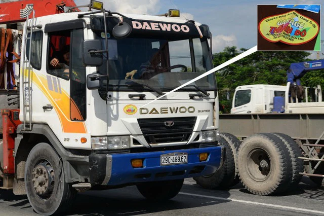 Truy tố 10 bị can trong đường dây bán logo xe vua - Ảnh 1. Truy tố 10 bị can trong đường dây bán logo xe vua - Ảnh 1.