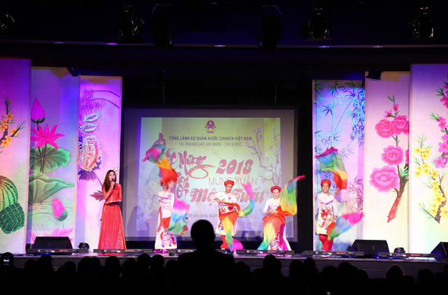 Người Việt ở Đức mở Đại nhạc hội mừng Xuân - Ảnh 1.