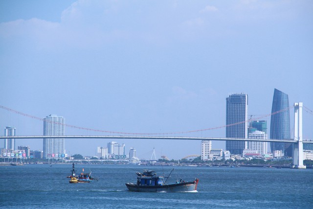 Khai thác, sử dụng biển ở Đà Nẵng phải trả tiền - Ảnh 1. Khai thác, sử dụng biển ở Đà Nẵng phải trả tiền - Ảnh 1.