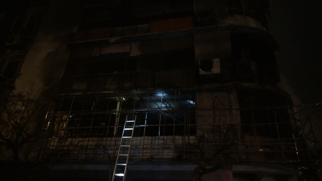 Cháy phòng giao dịch VP Bank Đồng Hới trong đêm - Ảnh 1.