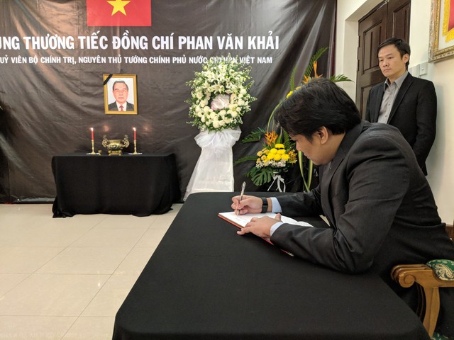 Bạn bè quốc tế viếng cố Thủ tướng Phan Văn Khải ở nước ngoài - Ảnh 4.