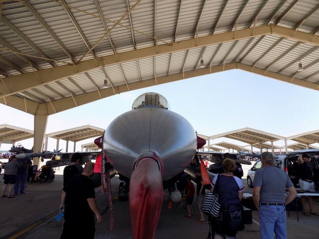 Xem ‘Airshow’ ở căn cứ không lực Hoa Kỳ - Ảnh 8.