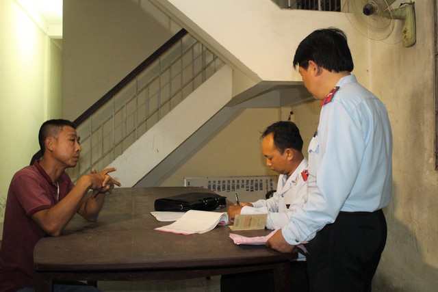 10 triệu tôm giống không kiểm dịch suýt vào Bạc Liêu, Cà Mau - Ảnh 1.