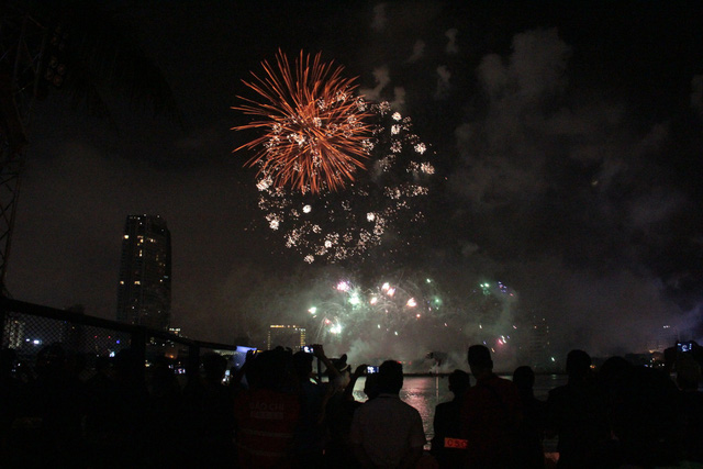 Pháo hoa Đà Nẵng 2018 mang chủ đề những cây cầu - Ảnh 2.