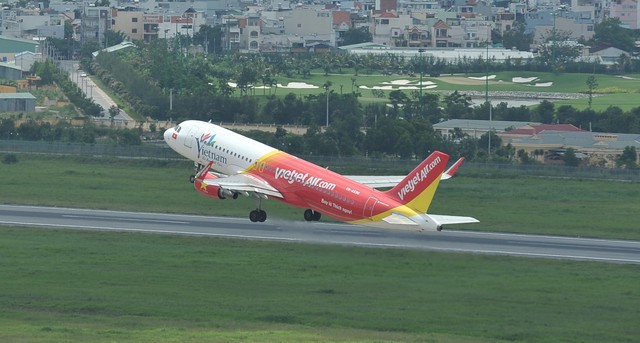 Vietjet Air tuyển tiếp viên trong tháng 4 - Ảnh 1.