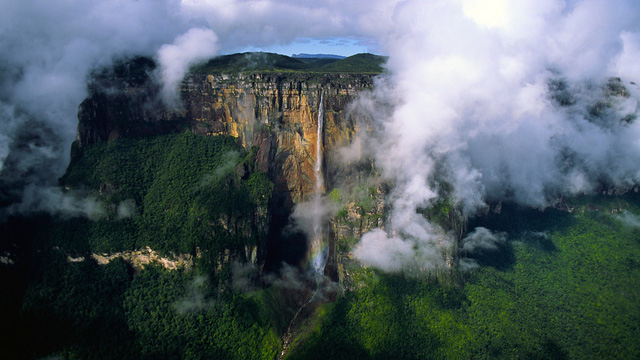 Hòn đảo trên trời kỳ ảo ở Venezuela - Ảnh 4.