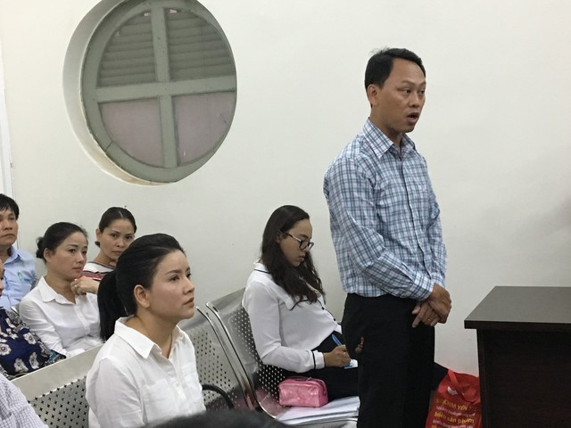 Bất ngờ tạm dừng phiên tòa giữa Ngọc Trinh và Nhà hát kịch - Ảnh 1.