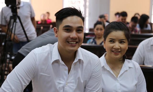 Bất ngờ tạm dừng phiên tòa giữa Ngọc Trinh và Nhà hát kịch - Ảnh 2.