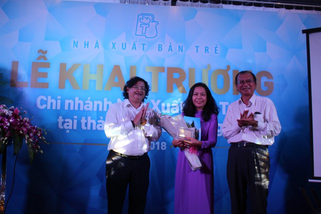 Khai trương chi nhánh Nhà xuất bản Trẻ tại Đà Nẵng - Ảnh 2.