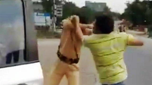 Đùa với police à