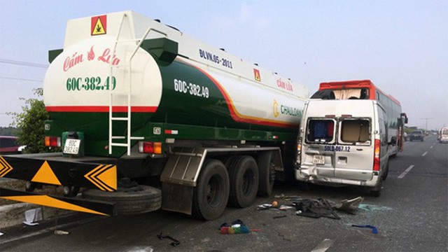 Đốt đồng dẫn đến tai nạn trên đường cao tốc, lỗi của ai? - Ảnh 1.